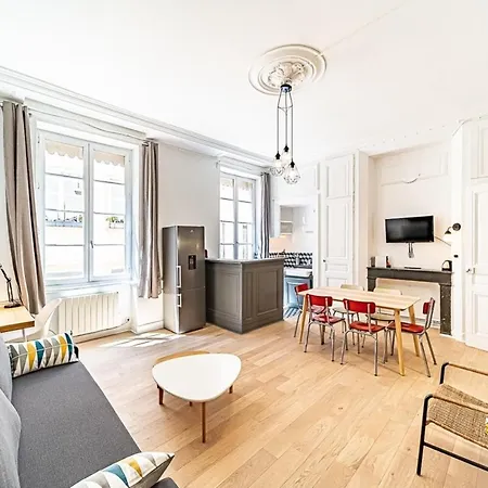 Le Petit Sergent-charmant 6 Pers Renove-terreaux Lione